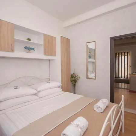 Cozy With Garden Apartment Kastela