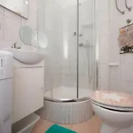 Cozy With Garden Apartmán