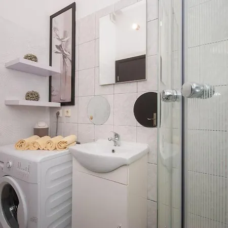 Apartman Cozy With Garden *