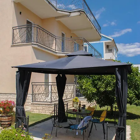 Cozy With Garden Kastela