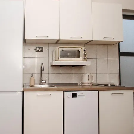 Apartman Cozy With Garden Kaštela