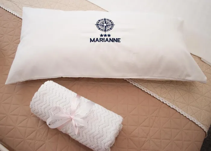 Cozy With Garden Apartamento Kaštela