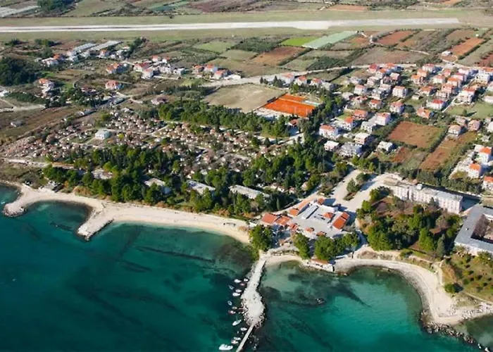 Cozy With Garden Apartamento *