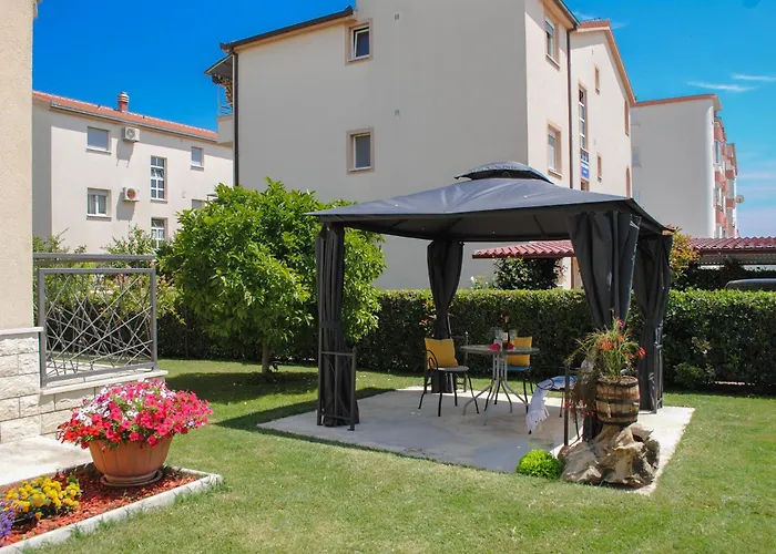 Cozy With Garden * Kaštela