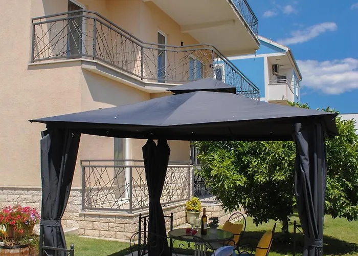 Cozy With Garden Kaštela